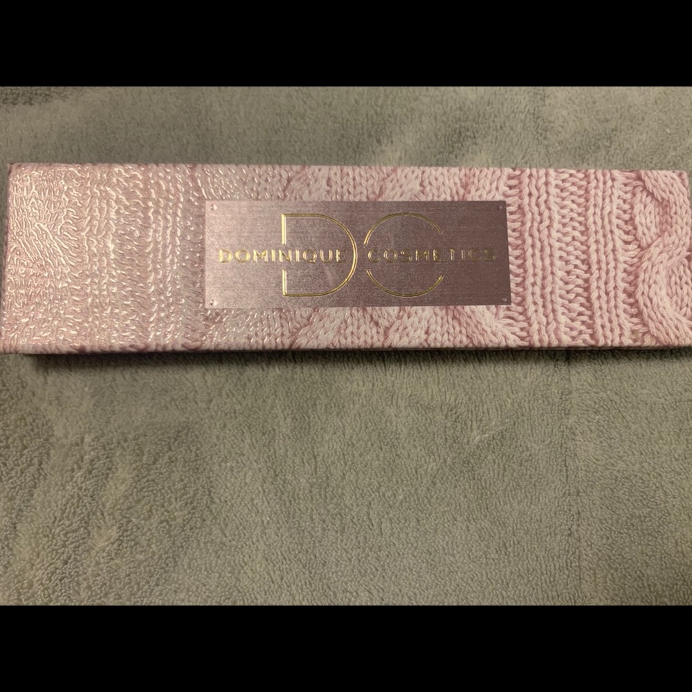 Dominique cosmetics palette